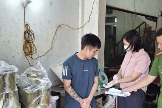 Ninh Bình: Khởi tố đối tượng sản xuất gần 100kg giò chả chứa hàn the