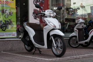 Giá xe Honda Vision tháng 7: Đại lý bán cao hơn gần 6,7 triệu đồng