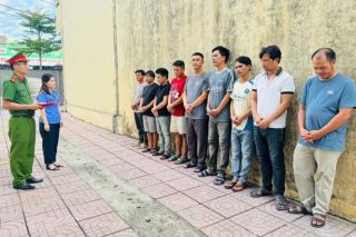 Hà Tĩnh: Triệt phá đường dây cá độ bóng đá hơn 200 tỷ đồng mùa World Cup