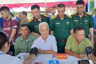 Bắc Ninh: Khám bệnh, cấp thuốc miễn phí cho đối tượng chính sách tại xã Bố Hạ