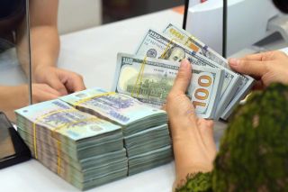 Tỷ giá USD hôm nay 25/10: DXY giảm, USD trong nước đi ngang