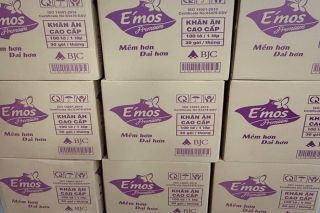 Lâm Đồng thu giữ 810 gói khăn ăn giả nhãn hiệu E’mos