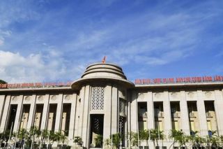 Mua vàng từ 5 triệu đồng phải chuyển khoản: Ngân hàng Nhà nước làm rõ cách tính