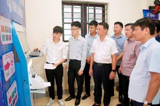 Hà Tĩnh thí điểm Kiosk thông minh, đưa dịch vụ công đến tận khu dân cư
