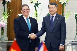 Thủ tướng Lê Minh Hưng tiếp Bộ trưởng Ngoại giao Cuba Bruno Rodríguez Parrilla