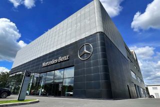 Mercedes-Benz Việt Nam triệu hồi dòng xe C200 và C300 do lỗi khóa cửa tiềm ẩn nguy cơ trôi xe