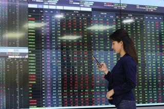 Thị trường phiên giao dịch ngày 23/10: VN-Index đối mặt áp lực chốt lời