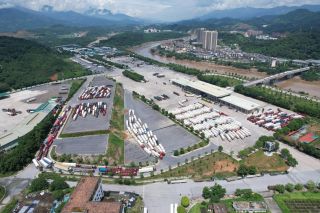 Lào Cai: Xuất khẩu qua cửa khẩu tăng 110%, thương mại biên giới khởi sắc