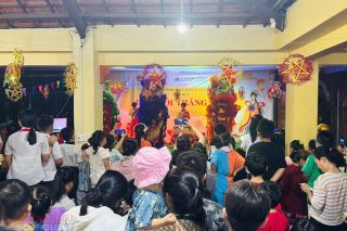 "Đêm hội trăng rằm" đong đầy yêu thương tại xã đảo Long Sơn, TP HCM
