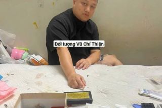 Hà Nội: Từ kiểm tra nhân viên giao hàng, phát hiện gần 300g ma túy tổng hợp