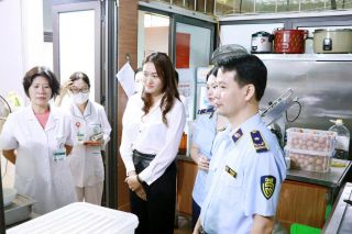 Hà Nội: Tăng cường kiểm soát nguồn gốc thực phẩm tại Bệnh viện Bạch Mai
