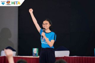 Nữ sinh Bảo Lộc và thử thách nhớ 100 đoạn hội thoại tiếng Anh
