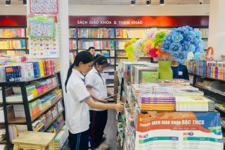 Bộ Giáo dục và Đào tạo: Không xây dựng lại chương trình, sách giáo khoa từ đầu