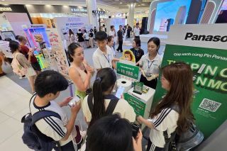 “Góp xanh cùng pin Panasonic”: Người tiêu dùng Hải Phòng và Hà Nội hào dứng tham gia đổi pin cũ lấy pin mới