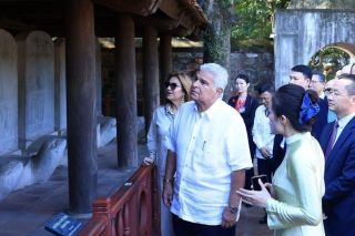 Tổng thống Panama và Phu nhân thăm Văn Miếu-Quốc Tử Giám