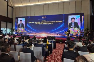 Chính phủ kiến tạo và doanh nhân tiên phong bắt tay mở đường tăng trưởng mới