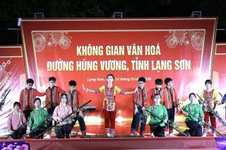 Lạng Sơn: Phát huy giá trị văn hóa truyền thống qua các hoạt động tại phố đi bộ Hùng Vương