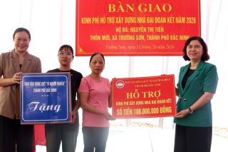 Bắc Ninh trao kinh phí hỗ trợ xây nhà Đại đoàn kết tại xã Trường Sơn