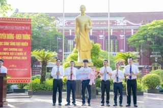 Huế: Khen thưởng em Tăng Hạo Nhiên- Huy chương Bạc Kỳ thi Olympic Vật lý quốc tế Al-Fergani