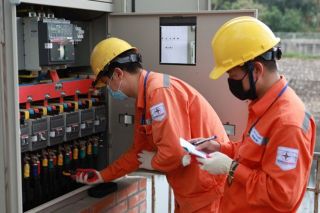 Bộ Công Thương đề xuất áp dụng ngay biểu giá điện sinh hoạt 5 bậc