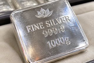 Giá bạc hôm nay 30/10: Suy giảm