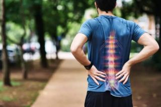 Cảnh báo 4 biến chứng của thoái hóa cột sống lâu năm