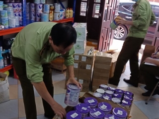 Thái Bình: Phát hiện hàng trăm hộp sữa bột và mỹ phẩm chưa rõ nguồn gốc xuất xứ