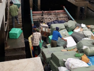 Vụ 2 tàu gỗ chở hàng lậu: Thu giữ gần 100.000 đơn vị sản phẩm