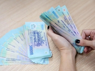 Nhiều ngân hàng đồng loạt giảm lãi suất cho vay dịp cuối năm