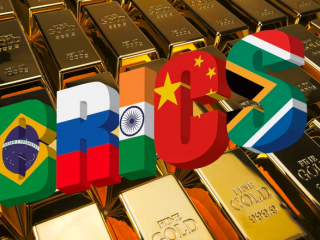 Vàng thế giới lao đốc, BRICS+ mua vàng với tốc độ chưa từng có