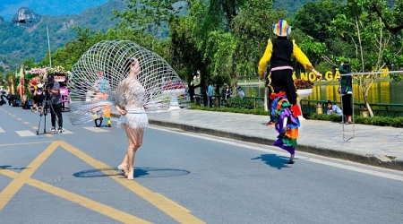 Lào Cai: Lễ hội đường phố mang chủ đề “ Sa Pa - Xứ sở tình yêu” thu hút khách du lịch
