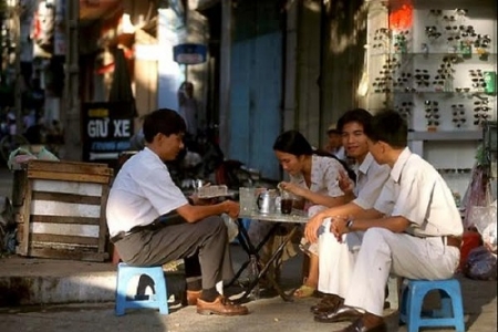 Cà phê bình dân kém chất lượng (TP. HCM): Tràn ngập đường phố