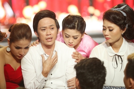 NSƯT Hoài Linh: “Những lúc bị bệnh, tôi tự soi gương, tự cười, tự khóc một mình”