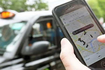 Uber và Grab đang được hưởng mức thuế ưu đãi hơn so với Taxi truyền thống?