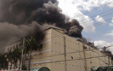 Cháy lớn tại TP. Hồ Chí Minh và Cần Thơ