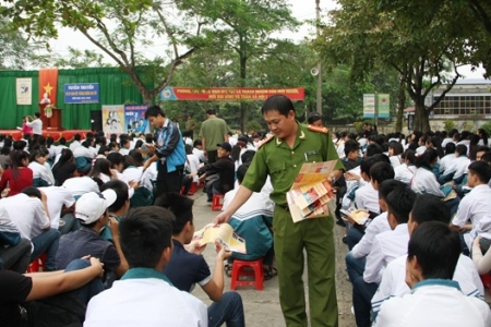 Tuyên truyền phòng chống ma túy trong trường học