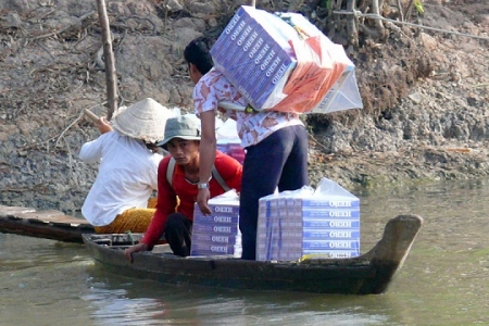 Đẩy mạnh đấu tranh chống buôn lậu thuốc lá