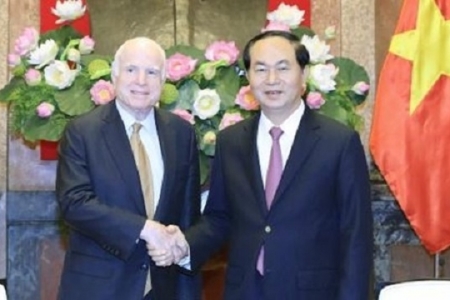 Chủ tịch nước Trần Đại Quang tiếp Thượng nghị sỹ Hoa Kỳ John McCain