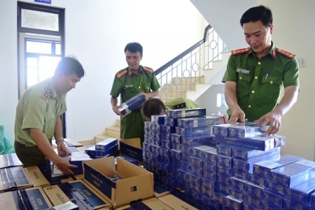 Hơn 20.000 bao thuốc lá lậu "đi" xe khách