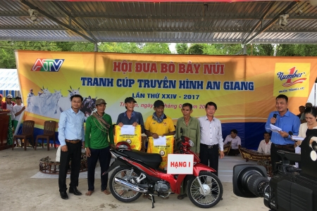 Nước tăng lực Number 1 đồng hành cùng Hội Đua bò Bảy Núi tranh Cúp Truyền hình An Giang năm 2017