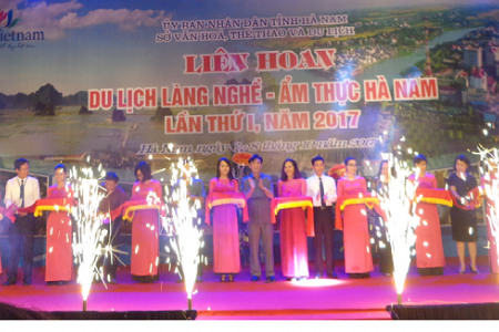 Khai mạc Liên hoan Du lịch Làng nghề - Ẩm thực Hà Nam lần thứ I