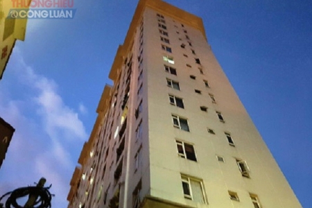 TP.HCM: Rơi từ chung cư Hồng Lĩnh Plaza xuống đất, một người tử vong