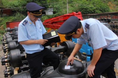 Hải Phòng: Thu giữ hàng loạt máy móc nghi nhập lậu