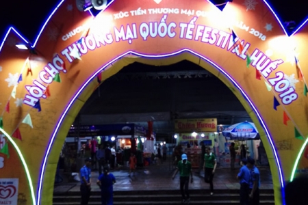 Khai mạc Hội chợ thương mại quốc tế Festival Huế 2018