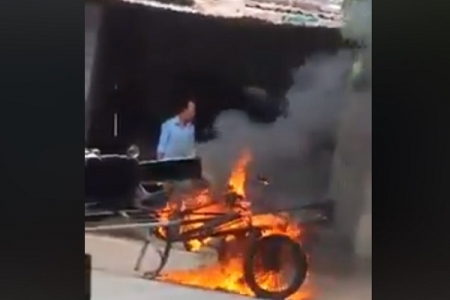 Vụ đốt xe ba gác tại Cà Mau: Chủ nhà đã xin lỗi, bồi thường