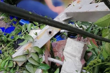 Hà Nội: Đứt cáp công trình trên cao, 3 người bị thương nặng