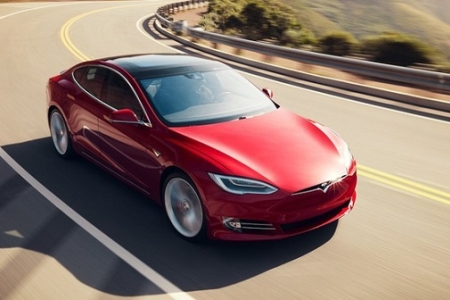 Tesla sa thải hơn 3.000 nhân viên