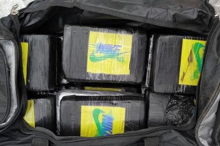 Bà Rịa- Vũng Tàu: Phát hện 100 bánh cocaine trong container phế liệu