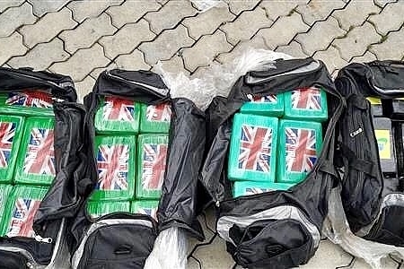 Hải quan tỉnh Bà Rịa- Vũng Tàu: Phát hiện 100 bánh cocaine trong container phế liệu