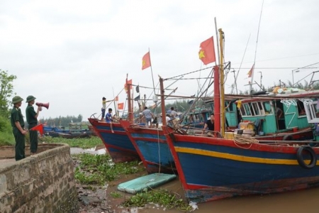 Hàng loạt địa phương thực hiện “cấm biển” để ứng phó với bão số 4